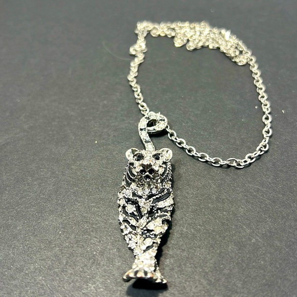 Beautiful Walking Tiger Vintage Necklace with Heavily Crusted Stones - Picture 1 of 7